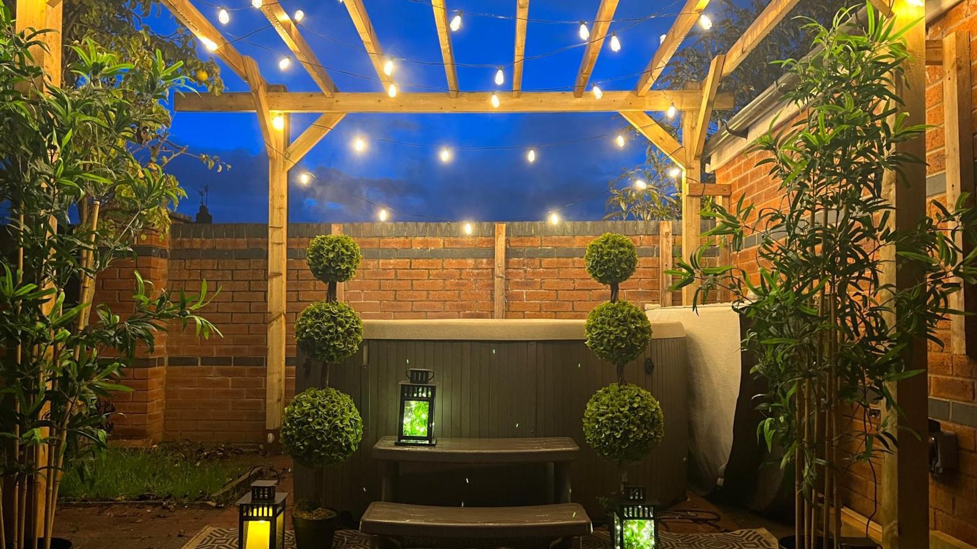 The Cheshire Gathering - Sleeps Up To 30 With Hot Tub *