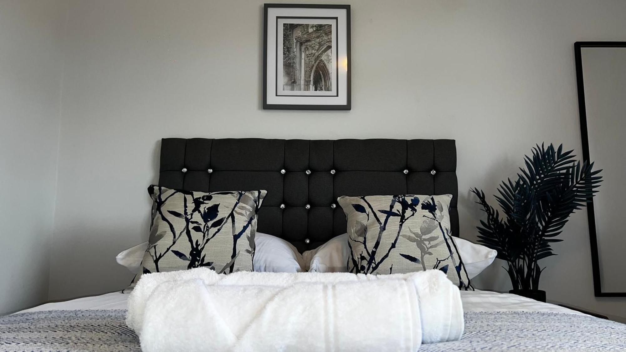 Apartamento The Cheshire Gathering - Sleeps Up To 30 With Hot Tub Chester