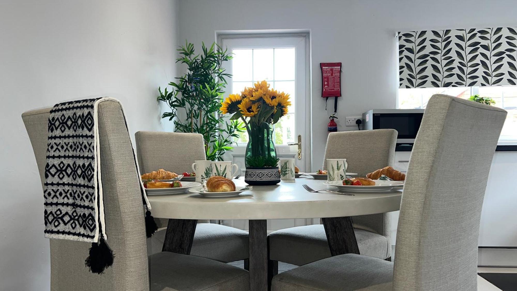 The Cheshire Gathering - Sleeps Up To 30 With Hot Tub Apartamento *